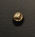 Moneda de electro de Focea (siglo VI a. C.) . Museo de Prehistoria de Valencia.jpg